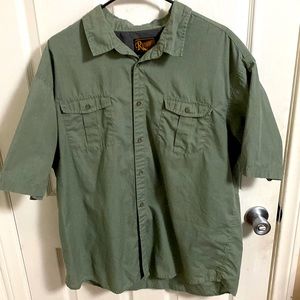 Green dual pocket button up